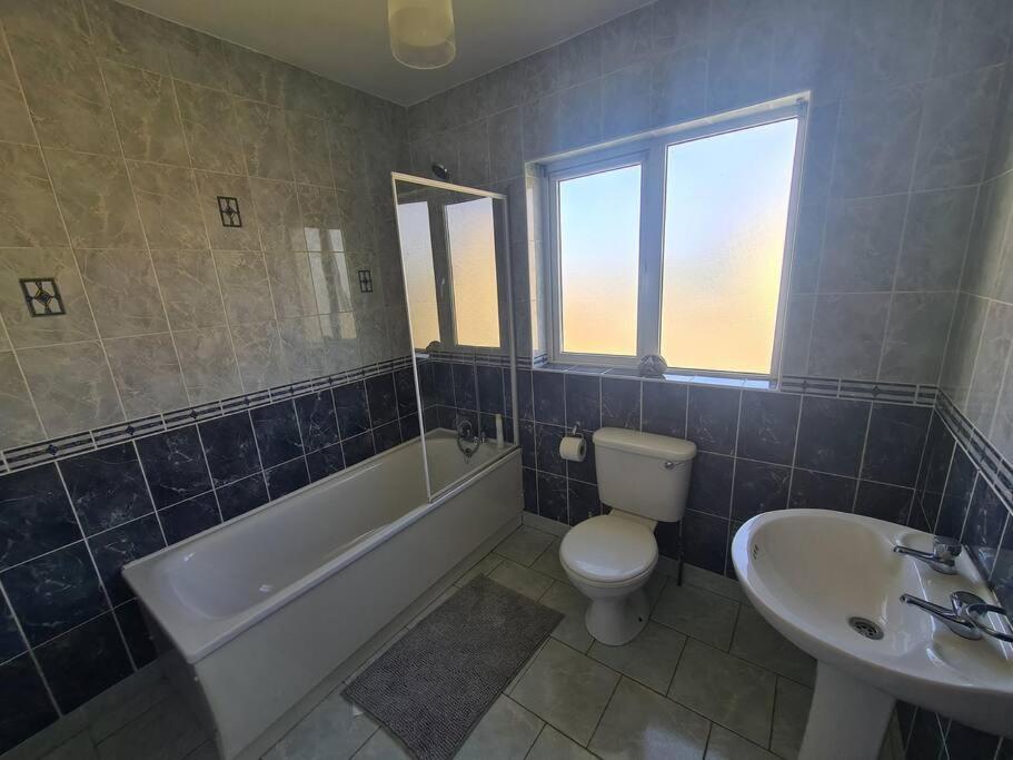 Bundoran Seaside Stays House - Wifi, Large Spacious Home Exteriér fotografie