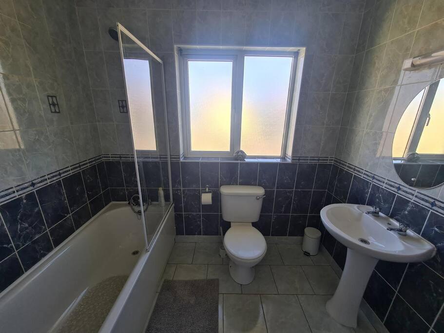 Bundoran Seaside Stays House - Wifi, Large Spacious Home Exteriér fotografie